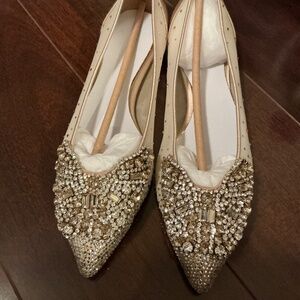 Badgley Mischka Quinn Embellished Evening Flats Champagne Sz 8.5 NEW